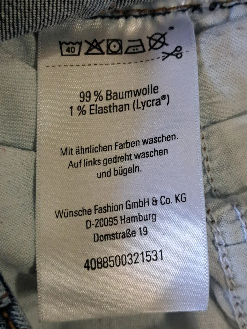 Blue Motion Denim Bermudas
